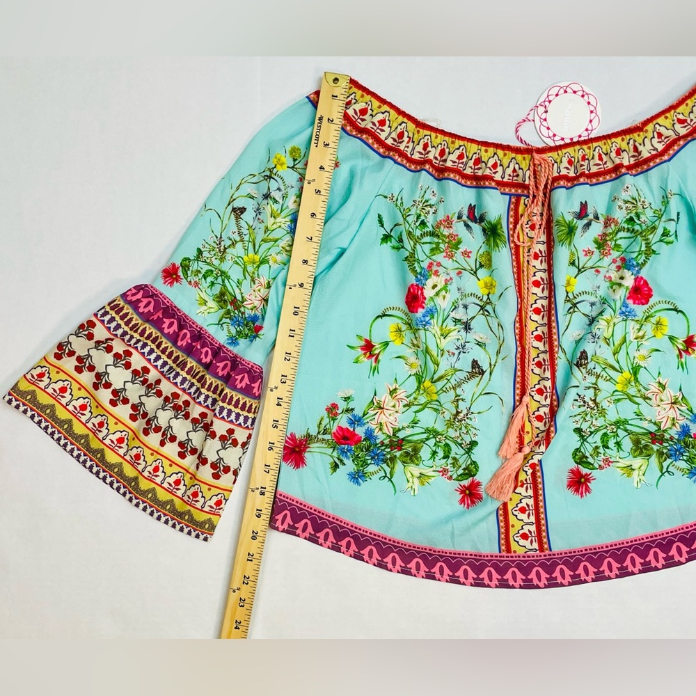 Women’s size small. Umgee brand boho off the shoulder top with bell sleeves! NWT - Picture 3 of 6